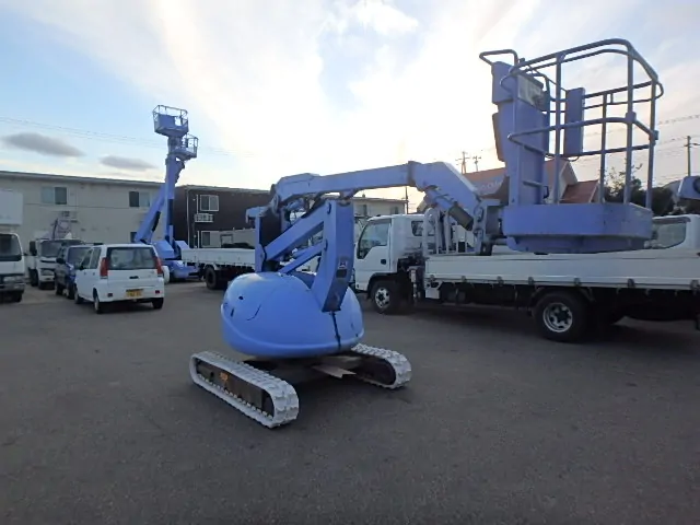 自走式７mクローラー型エンジン式高所作業車　NUL070R｜高所作業車･建柱車トータルサポート by 神田車輌株式会社