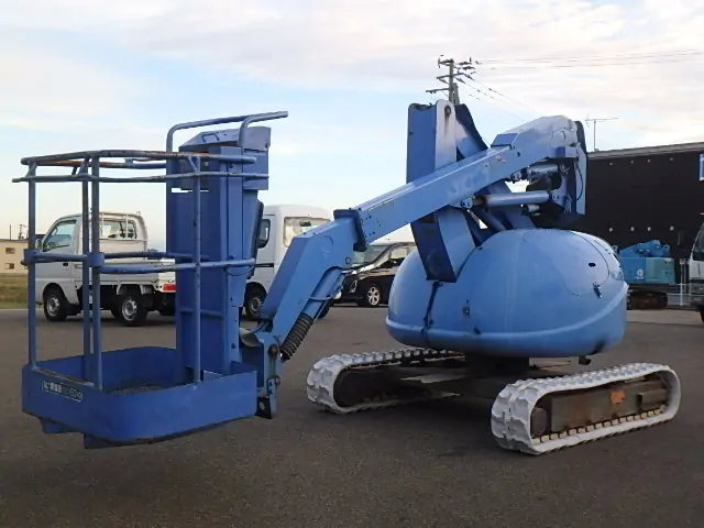 中古高所作業車･建柱車在庫｜自走式７mクローラー型エンジン式高所作業車　NUL070R