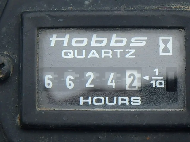 トラック式高所作業車　SJ126 アイチ製