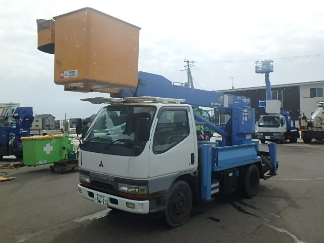 トラック式高所作業車　SJ126 アイチ製