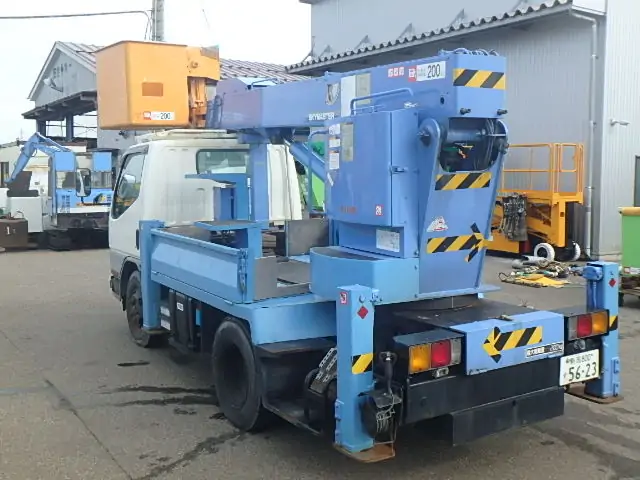 トラック式高所作業車　SJ126 アイチ製