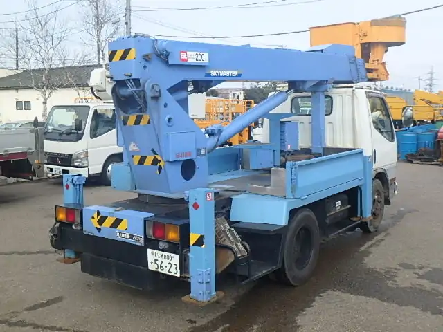 トラック式高所作業車　SJ126 アイチ製