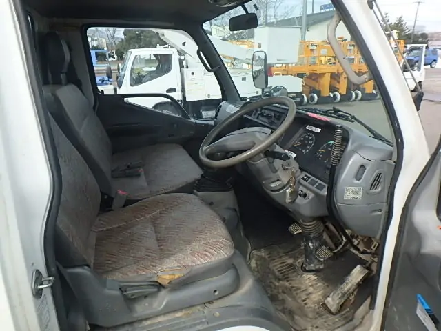 トラック式高所作業車　SJ126 アイチ製