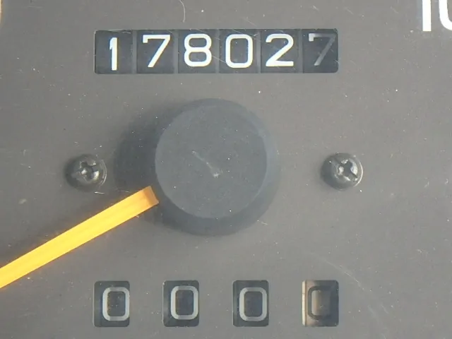 トラック式高所作業車　SJ126 アイチ製