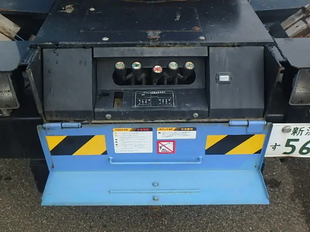 トラック式高所作業車　SJ126 アイチ製