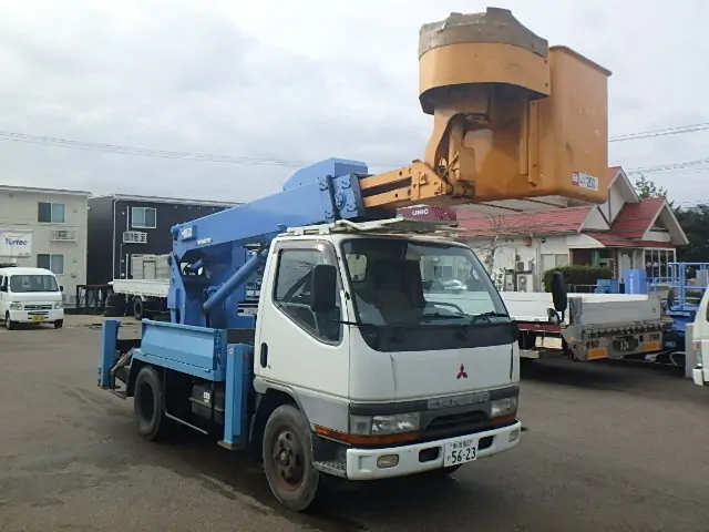 トラック式高所作業車　SJ126 アイチ製