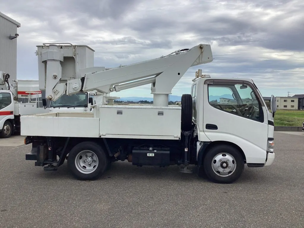 日野デュトロ SS10A アイチコーポレーション製|高所作業車・建柱車トータルサポート by 神田車輌株式会社