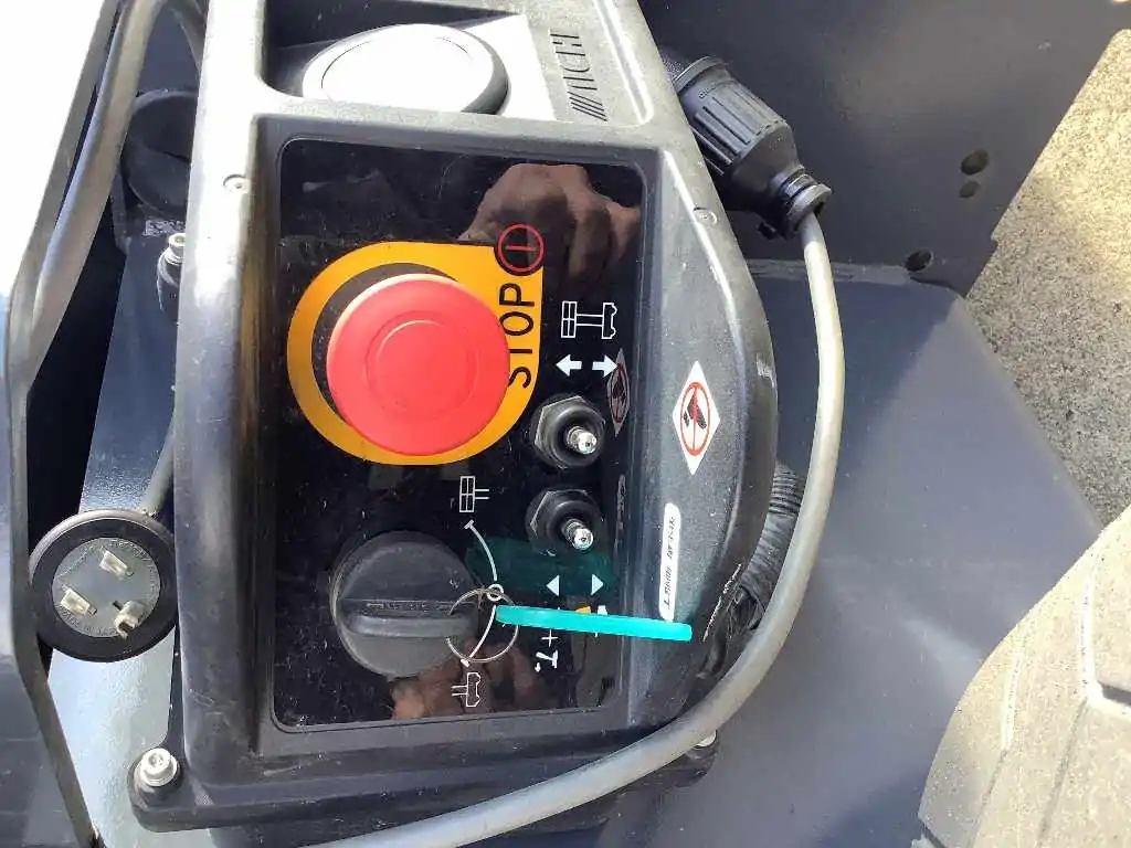 SV08E1NL   8M 垂直昇降型高所作業車｜高所作業車･建柱車トータルサポート by 神田車輌株式会社