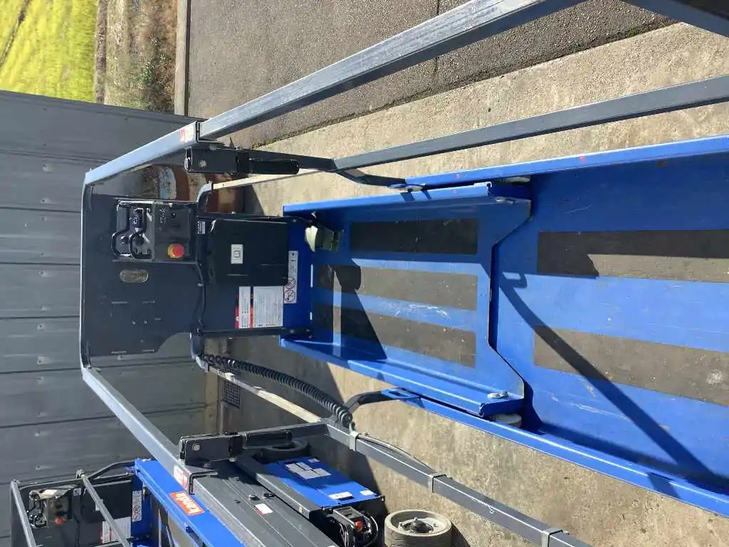 SV08E1NL   8M 垂直昇降型高所作業車｜高所作業車･建柱車トータルサポート by 神田車輌株式会社